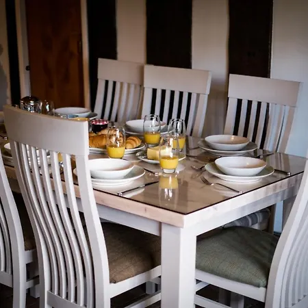 Tatil Evi Beautiful Grade 2 Listed Building - West Wing Bowness-on-Windermere