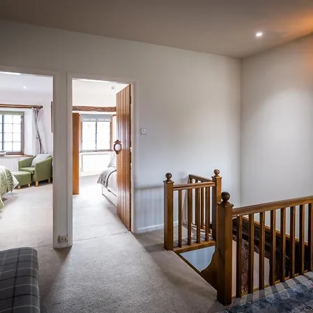 Beautiful Grade 2 Listed Building - West Wing Tatil Evi