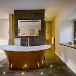 Beautiful Grade 2 Listed Building - West Wing Bowness-on-Windermere