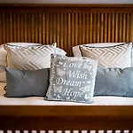 Beautiful Grade 2 Listed Building - West Wing * ボウネス＝オン＝ウィンダミア