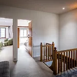 Beautiful Grade 2 Listed Building - West Wing 別荘