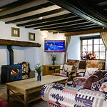 別荘 Beautiful Grade 2 Listed Building - West Wing *