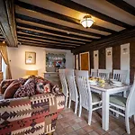 Beautiful Grade 2 Listed Building - West Wing *