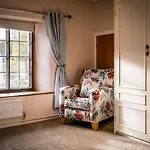 Beautiful Grade 2 Listed Building - West Wing