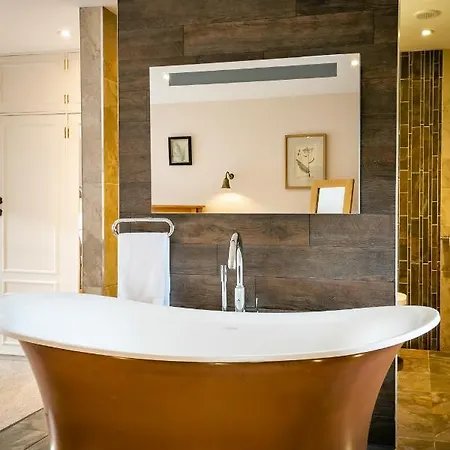 Dom wakacyjny Beautiful Grade 2 Listed Building - West Wing Bowness-on-Windermere