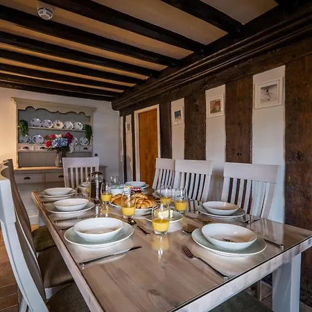 Beautiful Grade 2 Listed Building - West Wing Holiday home *