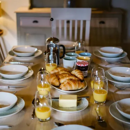 Beautiful Grade 2 Listed Building - West Wing