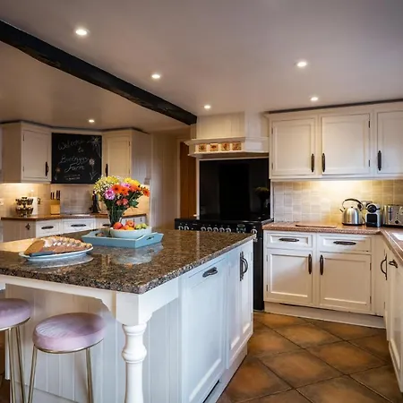 Beautiful Grade 2 Listed Building - West Wing