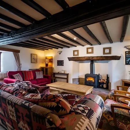 Beautiful Grade 2 Listed Building - West Wing