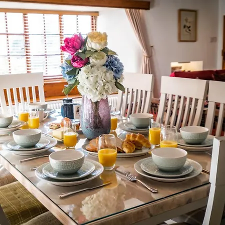 Beautiful Grade 2 Listed Building - West Wing Holiday home *