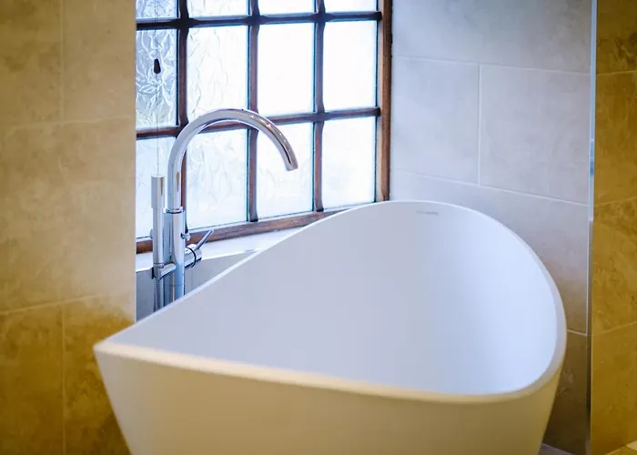 Beautiful Grade 2 Listed Building - West Wing Vakantiehuis Bowness-on-Windermere