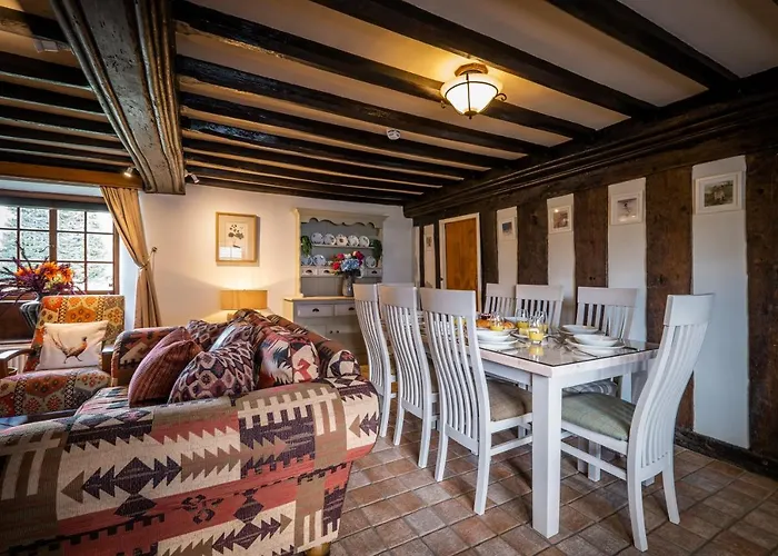 Beautiful Grade 2 Listed Building - West Wing *