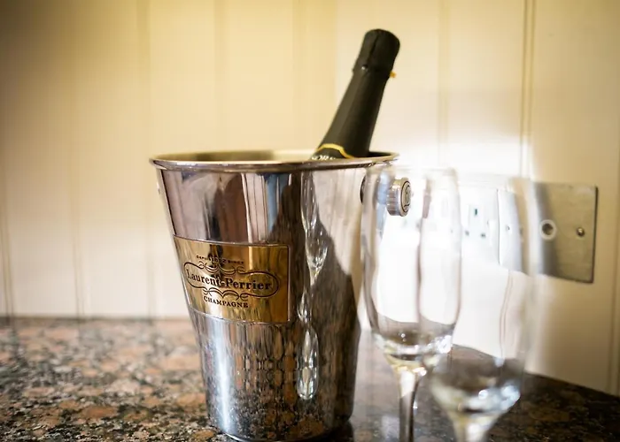 Beautiful Grade 2 Listed Building - West Wing Vakantiehuis Bowness-on-Windermere