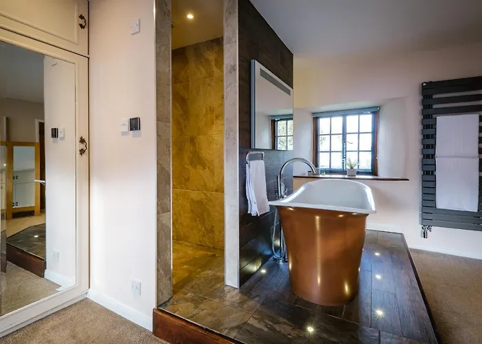 Beautiful Grade 2 Listed Building - West Wing