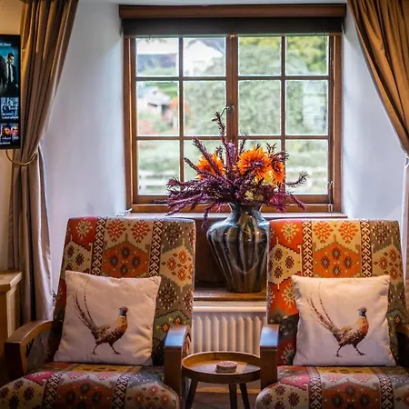 Beautiful Grade 2 Listed Building - West Wing Feriehus