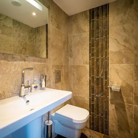 Beautiful Grade 2 Listed Building - West Wing