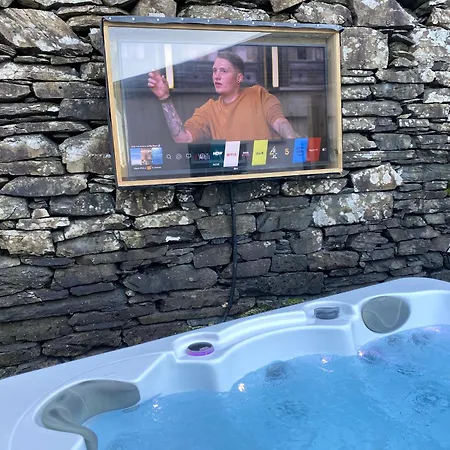 Beautiful Grade 2 Listed Building - West Wing